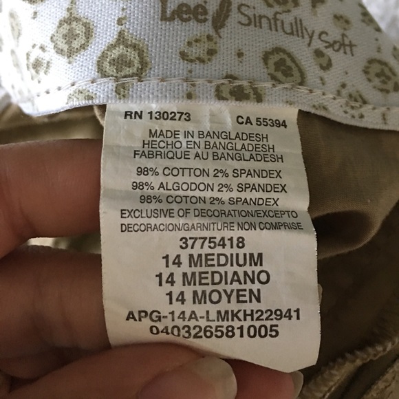 NWT Lee Khaki Bermuda Shorts SZ 14 - Picture 3 of 3